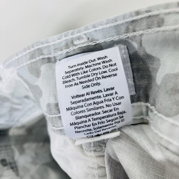 Time And Tru Size 8 Camo Print Utility Shorts Gray Cotton Blend - Picture 6 of 6